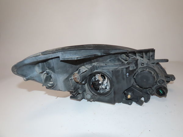 Phare gauche Kia CEE'D 3-5 portes (ED) 1.6 crdi 90 (2006-2012)