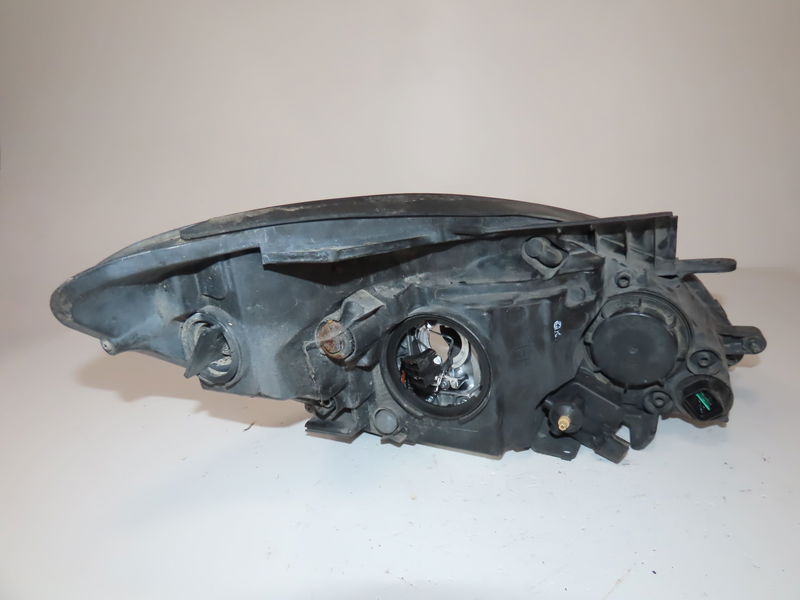 Phare gauche Kia CEE'D 3-5 portes (ED) 1.6 crdi 90 (2006-2012)