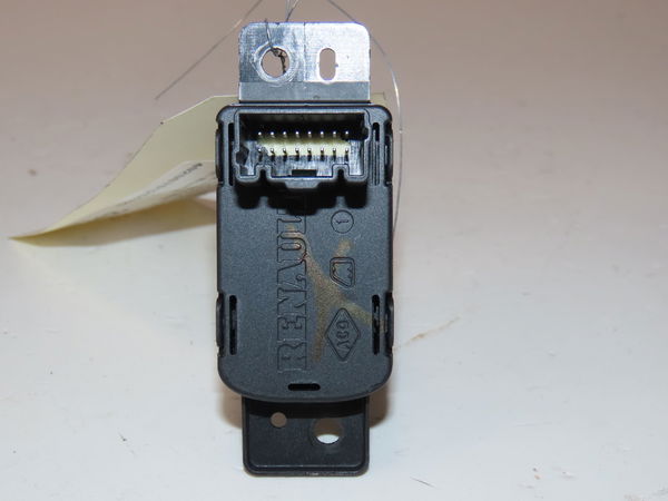 Interrupteur commande de frein a main Renault MEGANE IV 3-5 portes (B9A-M-N_) 1.6 dci 130 (b9a4) (2015)