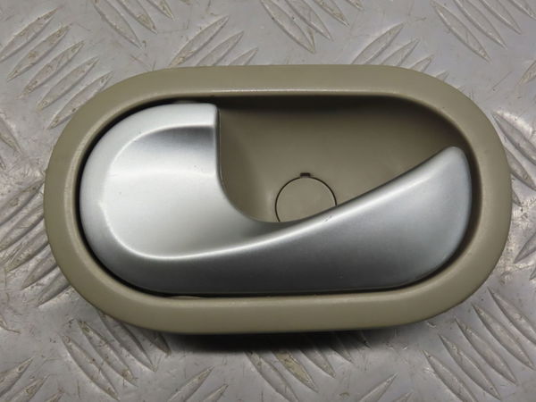 Poignee int porte avg Renault KANGOO Express (FW0-1_) 1.5 dci 75 (fw07, fw10, fw04) (2010) 4 portes