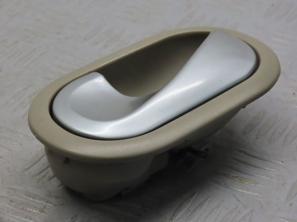 Poignee int porte avg Renault KANGOO Express (FW0-1_) 1.5 dci 75 (fw07, fw10, fw04) (2010) 4 portes