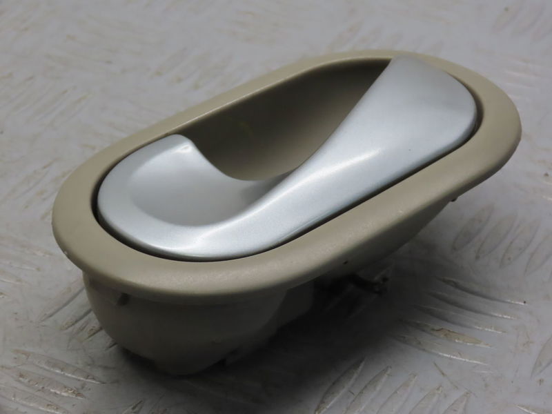 Poignee int porte avg Renault KANGOO Express (FW0-1_) 1.5 dci 75 (fw07, fw10, fw04) (2010) 4 portes