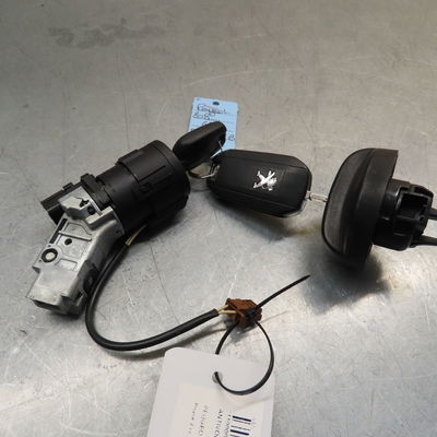 Antivol de direction Peugeot 208 I (CA_, CC_) 1.2 vti 82 (2012)