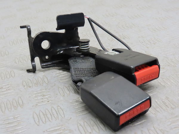 Ancrage ceinture arrière gauche Renault MEGANE III 3-5 portes (BZ0-1_, B3_) 1.2 tce (bz16, bz28) (2013)