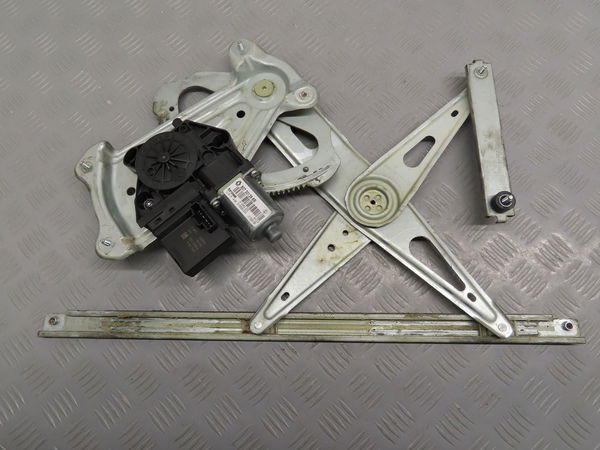 Mecanisme  moteur lève-glace avant droit Renault MEGANE III 3-5 portes (BZ0-1_, B3_) 1.2 tce (bz16, bz28) (2013)