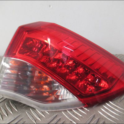 Feu arrière droit Renault LAGUNA III (BT0-1) 2.0 dci (bt01, bt08, bt09, bt0e, bt0k, bt12, bt1c, bt1d,... (2007-2015) 5 portes