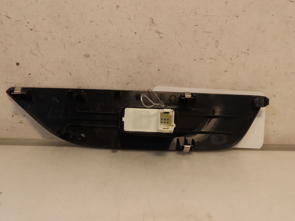 Commande lève-glace porte avant droite Peugeot 2008 II (UD_, US_, UY_, UK_) E-2008 (2019)