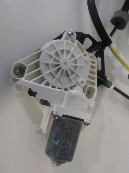 Mecanisme  moteur lève-glace avant droit Audi Q3 (8UB, 8UG) 2.0 tdi (2011-2018)