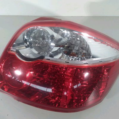 Feu arrière droit Toyota AURIS (_E15_) 1.4 d-4d (nde150_) (2007-2012) 3 portes