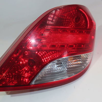 Feu arrière droit Peugeot 207-207 (WA_, WC_) 1.4 hdi (2006-2015) 5 portes