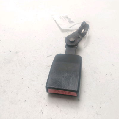 Ancrage ceinture arrière gauche Renault MEGANE III 3-5 portes (BZ0-1_, B3_) 1.5 dci (bz09, bz0d, bz1w, bz29, bz14) (2009) 5 portes