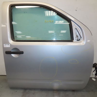 Porte avant droite Nissan NP300 NAVARA (D40) 2.5 dci 4wd (2006) 4 portes