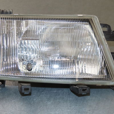 Phare droit Subaru FORESTER (SF_) 2.0 awd (sf5) (1997-2002)