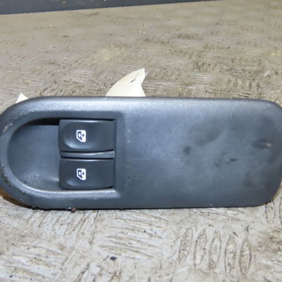 Commande lève-glace porte avant gauche Renault CLIO III (BR0-1, CR0-1) 1.6 16v gt (br10, cr10) (2009-2014) 5 portes