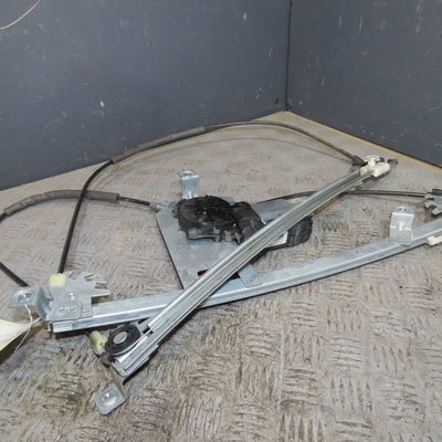 Mecanisme  moteur lève-glace avant droit Renault CLIO III (BR0-1, CR0-1) 1.6 16v gt (br10, cr10) (2009-2014) 5 portes