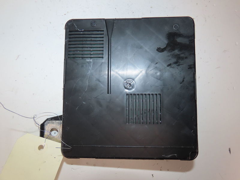Boite a fusibles Renault MEGANE II (BM0-1_, CM0-1_) 1.9 dci (bm0g, cm0g) (2002-2008) 5 portes