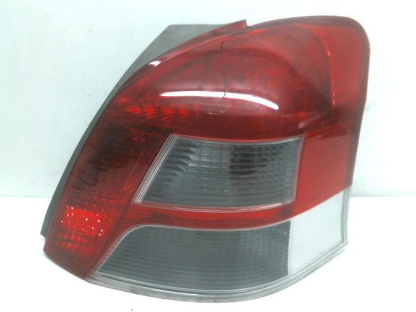 Feu arrière droit Toyota YARIS (_P9_) 1.4 d-4d (nlp90_) (2005-2012)