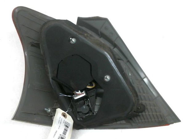 Feu arrière droit Toyota YARIS (_P9_) 1.4 d-4d (nlp90_) (2005-2012)