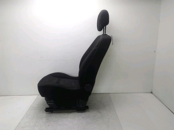Siège avant droit Renault CLIO III (BR0-1, CR0-1) 1.2 16v (br02, br0j, br11, cr02, cr0j, cr11) (2005-2014) 5 portes