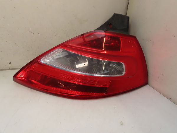 Feu arrière droit Renault MEGANE II (BM0-1_, CM0-1_) 1.4 16v (bm0b, cm0b) (2002-2008)