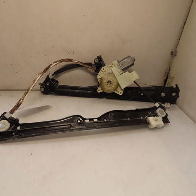 Mecanisme  moteur lève-glace avant droit Peugeot 308 SW II (LC_, LJ_, LR_, LX_, L4_) 1.6 hdi - bluehdi 115 (lcbhxm, lcbhxt) (2014-2021)