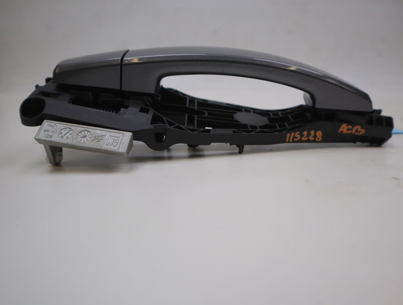 Poignee ext porte ard Opel MERIVA B Monospace (S10) 1.4 (75) (2010-2017)