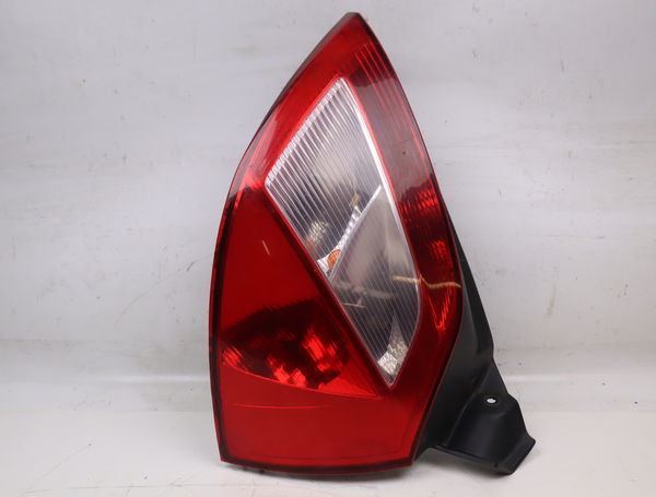Feu arrière droit Renault MEGANE II (BM0-1_, CM0-1_) 1.5 dci (bm02, bm13, bm2a, cm02, cm13) (2003-2008)