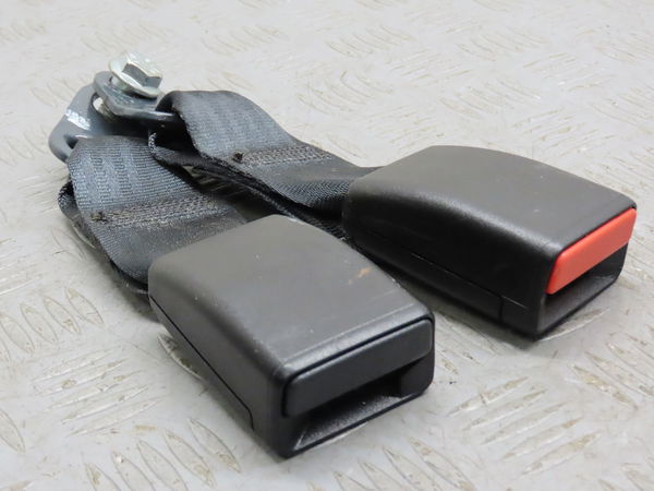 Ancrage ceinture arrière gauche Dacia SANDERO II Tce 90 (b8m1, b8ma) (2012) 5 portes