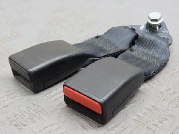 Ancrage ceinture arrière gauche Dacia SANDERO II Tce 90 (b8m1, b8ma) (2012) 5 portes
