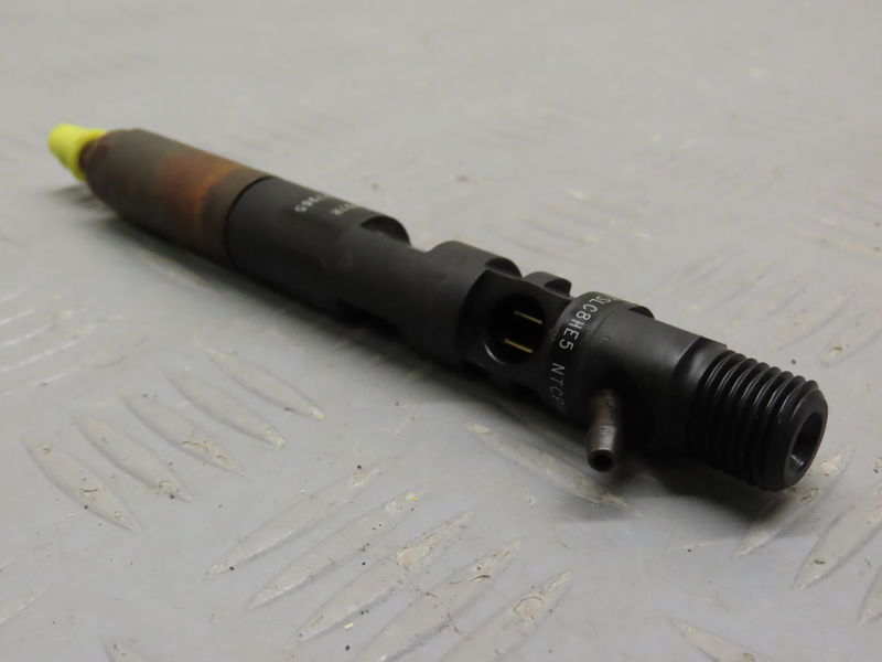 Injecteur 1 Renault TWINGO II (CN0_) 1.5 dci 90 (2010)