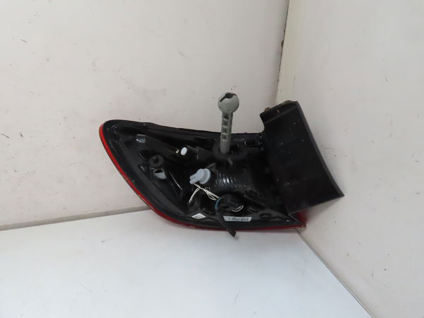Feu arrière droit Renault CLIO V (B7_) 1.0 sce 65 (b7mg) (2021)