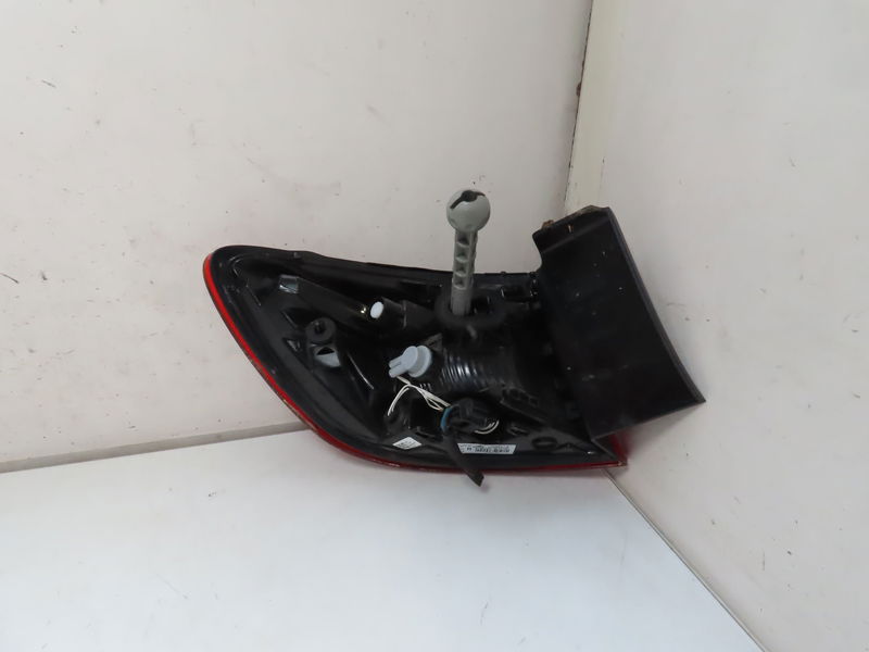 Feu arrière droit Renault CLIO V (B7_) 1.0 sce 65 (b7mg) (2021)