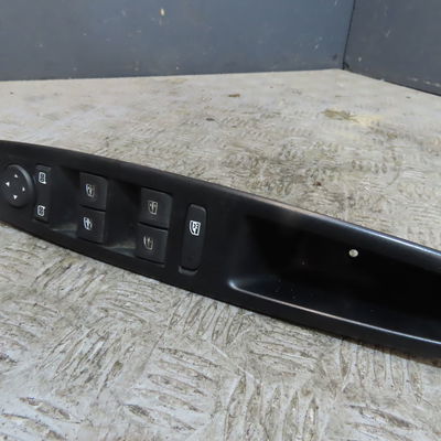 Commande lève-glace porte avant gauche Renault MEGANE III 3-5 portes (BZ0-1_, B3_) 1.5 dci (bz09, bz0d, bz1w, bz29, bz14) (2009) 5 portes