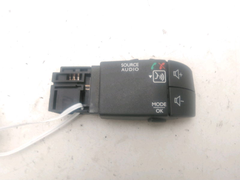Commande autoradio Dacia LODGY (JS_) 1.5 dci (2012)