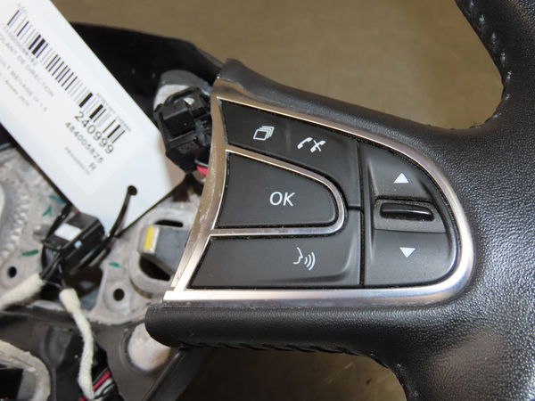 Volant de direction Renault MEGANE IV 3-5 portes (B9A-M-N_) 1.5 blue dci 115 (b9a6) (2018)