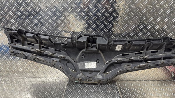 Calandre Renault KANGOO Express (FW0-1_) 1.5 dci 75 (fw07, fw10, fw04) (2010) 4 portes