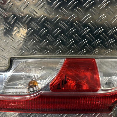 Feu arrière gauche Renault KANGOO Express (FW0-1_) 1.5 dci 75 (fw07, fw10, fw04) (2010) 4 portes