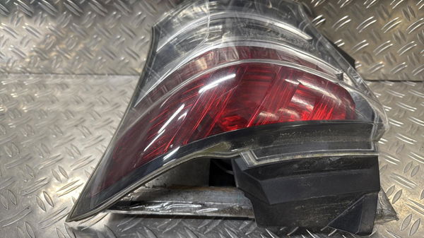 Feu arrière droit Toyota IQ (_J1_) 1.4 d-4d (nuj10_) (2009-2015)