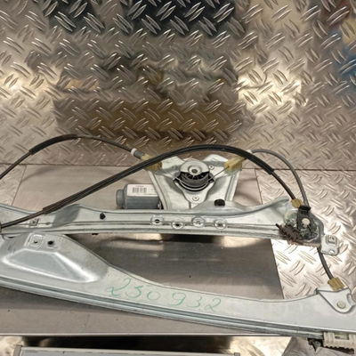 Mecanisme  moteur lève-glace avant droit Renault CLIO III (BR0-1, CR0-1) 1.4 16v (2005-2012)