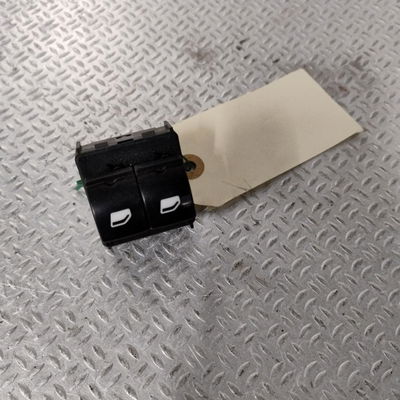 Commande lève-glace porte avant gauche CITROEN C4 CACTUS  0