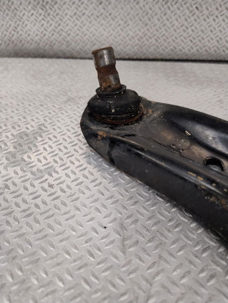 Triangle inf avg Ford FIESTA VI (CB1, CCN) 1.6 tdci (2008-2012)