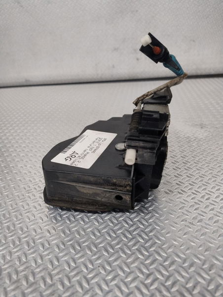 Serrure porte arg Bmw 1 (E87) 120 d (2004-2011)