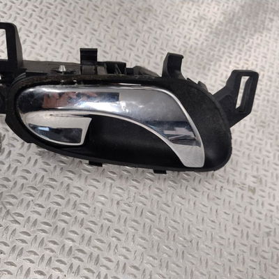 Poignee int porte avd Nissan PULSAR 3-5 portes (C13) 1.5 dci (2014)