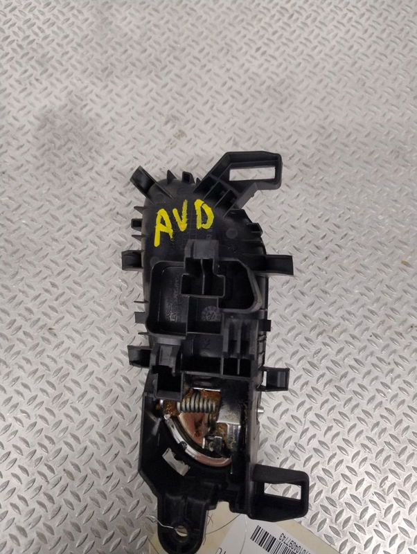 Poignee int porte avd Nissan PULSAR 3-5 portes (C13) 1.5 dci (2014)