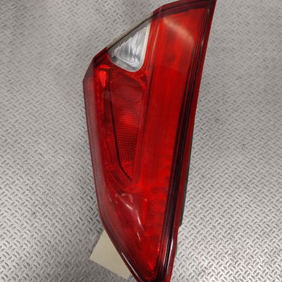 Feu arrière interieur gauche Nissan PULSAR 3-5 portes (C13) 1.5 dci (2014)