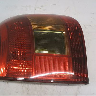 Feu arrière gauche Toyota COROLLA (_E12_) 2.0 d-4d (cde120r_, cde120l_) (2002-2006)