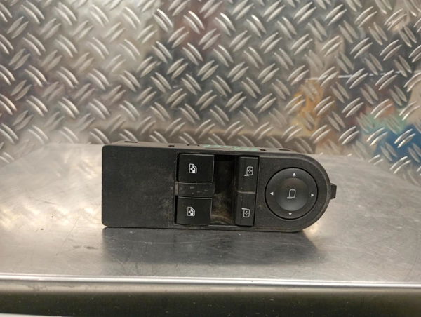 Commande lève-glace porte avant gauche Opel ASTRA H (A04) 1.4 (l48) (2004-2010)