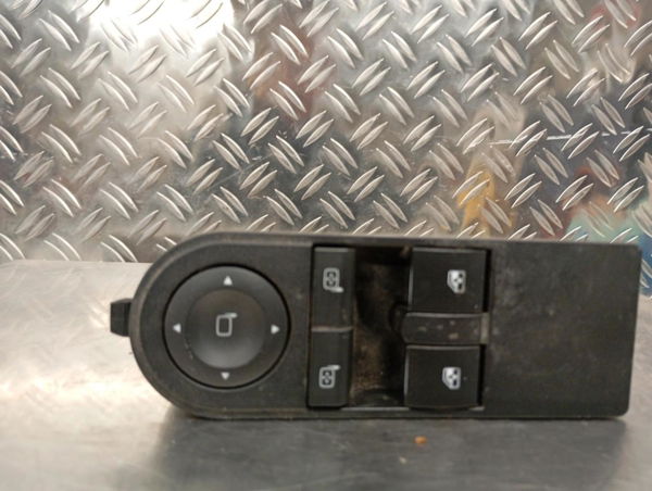 Commande lève-glace porte avant gauche Opel ASTRA H (A04) 1.4 (l48) (2004-2010)