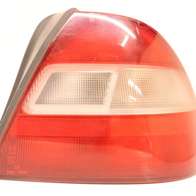 Feu arrière droit Honda CIVIC VI Fastback (MA, MB) 2.0 tdic (mb7) (1998-2000)