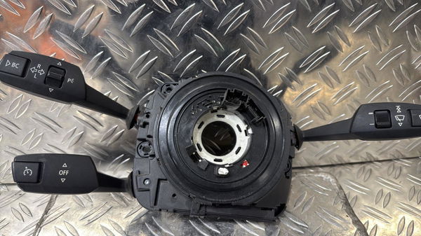 Interrupteur commande de frein a main Bmw X5 (E70) Xdrive 30 d (2010-2013)